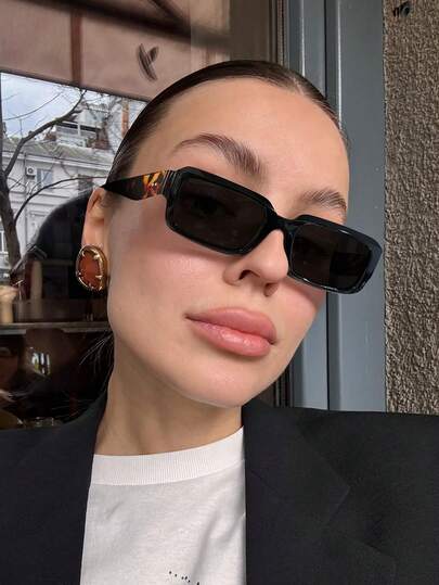 1 pieza Gafas de moda con marco rectangular de policarbonato de colores en conflicto para mujer, ligeras y protectoras para uso diario y al aire libre, con estuche