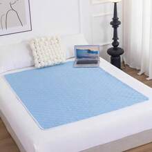 四层防漏垫，防漏，可水洗，柔软亲肤，无异味，透气抗菌面料，可重复使用。适用于新生儿日常护理/婴儿床防漏垫/婴儿爬行垫/老人哺乳垫/学生月经垫/月经垫/学生宿舍垫。 - 彩色 - 查看 2