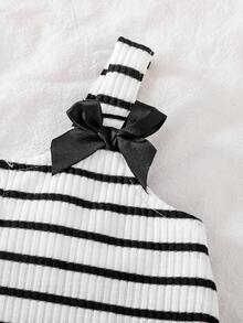 2 Stück Baby Mädchen gestreiftes Schleifendekor Top und schwarze Spitzenbesatz Shorts Set, Frühling/Sommer - Schwarz und Weiss - Übersicht 5