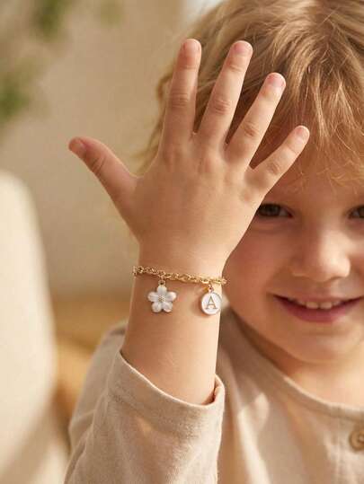 1pc Fashionable And Exquisite Alloy Small Flower Letter Pendant Bracelet Children'S Wristband Holiday Party Decoration Accessories Gifts And Souvenirs
