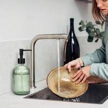 Topsky Glass Soap Dispenser With Black Plastic Pump, 400ml Liquid Hand Soap Dispenser, Rustproof Pump For Kitchen & Bathroom, Great For Lotions, Essential Oil, Liquid Soaps (FArmyss Green) - 條紋綠 - 查看 10