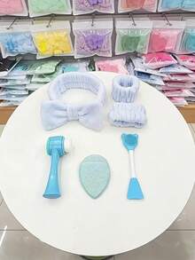 6件套美容工具套装 | 蝴蝶结发带、腕带、洁面刷、卸妆棉和面部按摩滚轮；舒适的植绒发带、柔软的刷毛和柔软的硅胶材质；适用于护肤和清洁。 - 彩色 - 查看 11