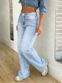 Women's Boyfriend Loose Straight Leg Jeans - Light Wash - View 4