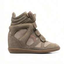 New 2026 Hidden Height-Increasing High-Top Women's Shoes, Color-Matching Flat Casual Sneakers. New 2025 Hidden Height-Increasing High-Top Women's Shoes, Color-Matching Flat Casual Sneakers. Designer High-Top Shoes For Women In Autumn And Winter, Body-Hugging Casual Sports Shoes, Versatile White Shoes With A Thick Black Sole. 7 Cm Internal Heel Lift Women's Ankle Boots, High-Top Models For Petite Sizes. - 卡其色 - 查看 2