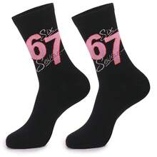 1双复古卡通风格67数字袜子，黑色底，印有汉字67，独特的67岁生日派对趣味礼物，男女皆宜 - 黑色 - 查看 5