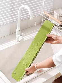 Kitchen Sink Splash Guard, Sink Side Splash Panel, Washbasin And Sink Splash Strip. Suitable For Modern Standard Sinks. All-Weather Usable. Kitchen Vegetable Washing And Dishwashing Sink, Washbasin And Vanity Top Splash Protection. Splash Pad With Silicone Waterproof Strip.