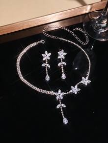 4pcs/Set Micro-Inlaid Zirconia Flower Necklace, Earrings And Bracelet, Fashionable And Elegant, Suitable For Women's Daily Commute, Campus Date, Wedding Party, Valentine's Day, Holiday Gift And Other Occasions - White - View 3