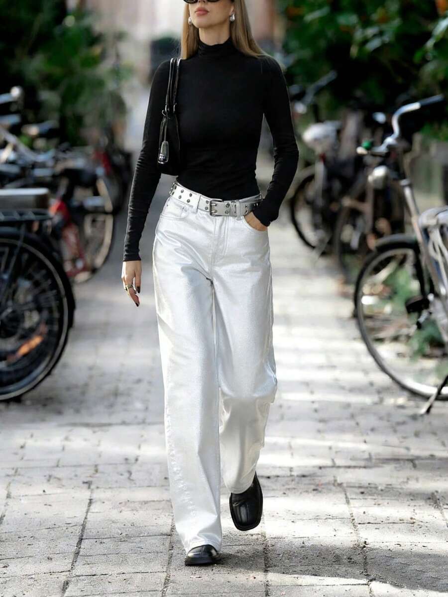 Women's Silver Metallic Straight Leg Jeans - Adjustable Belted Denim Pants With Button Fly For A Futuristic Chic Look (Comfortable & Universally Flattering Fit) - 銀色 - 查看 1