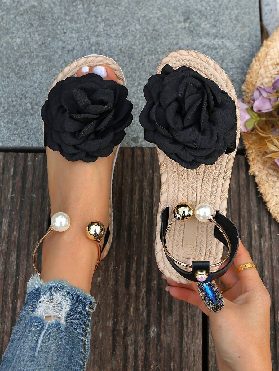 Soft & Comfortable Low Heel Floral Bohemian Sandals, Versatile Flat Sole Slip-On Beach Shoes For Women - Black - View 1
