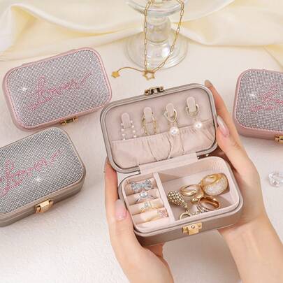 女士旅行珠宝盒礼盒套装，包含手工幸运手链和精美贺卡，适合女孩、青少年、儿童、闺蜜、爱人、侄女和孙女等，是时尚的生日和情人节礼物之选。