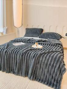 1件/3件套单人毯/披毯,含2个枕套,纯色加厚灰色/深灰色宽条纹仿兔毛牛奶绒法兰绒毯套装,多功能涤纶床罩,细条纹蓬松,不掉毛 - 深灰 - 查看 7