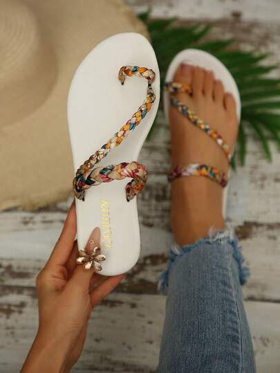 Women's Woven Toe Ring White Flat Sandals Are Comfortable And Elegant Summer Beach Shoes