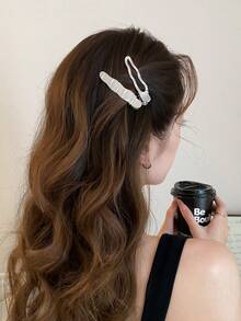 2个装女士高端优雅灰色水钻天鹅绒鸭嘴夹，甜美时尚椭圆形发夹，多功能侧刘海夹发饰，适合日常佩戴、头部装饰、派对等场合，女士发饰