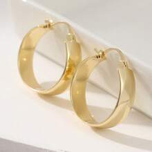 1 Đôi bông tai vòng vàng kiểu dáng tối giản cổ điển, trơn và tròn, một phụ kiện trang sức tinh tế và đa năng để đeo hàng ngày. Món quà hoàn hảo cho cả trang phục thường ngày và kỳ nghỉ. - Vàng - Xem 6