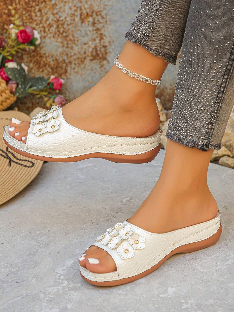 Women's Crocodile Embossed Floral Decor Strap Open Toe Platform Wedge Comfortable Lightweight Slide Sandals, Suitable For Vacation, Daily Indoor/Outdoor Wear, Beach, White Color, Random Pattern - White Crocodile Pattern - View 1