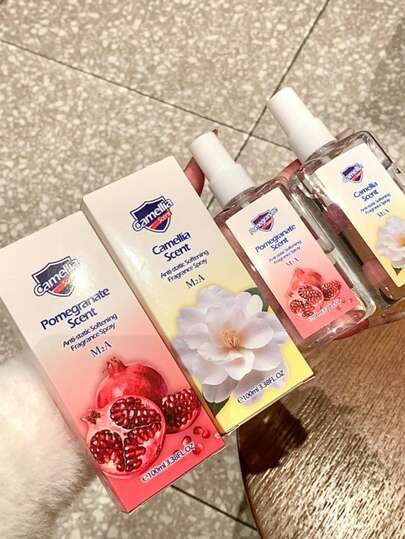 100毫升防静电香氛喷雾，持久留香，便携旅行装，清新花香、木香、果香调，融合玫瑰、橙花、依兰、山茶花、茉莉、石榴的芬芳。用途广泛，可用作个人香水、家居空气清新剂和汽车除臭剂。