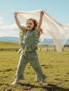 Little Girls 2 Piece Outfits Adorable Solid Color Sleeveless Crew Neck Ruffle Tops And Elastic Waist Pants Set - Green - View 2