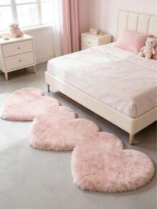 1pc Pink Triple Heart Decor Carpet, Plush Bedroom Decor For Valentine's Day, Small Rug, Carpet, Love Home Decor, Living Room Carpet, Bedroom Carpet, Living Room Home Decor, Outdoor Carpet, Washable Carpet - Pink - View 3