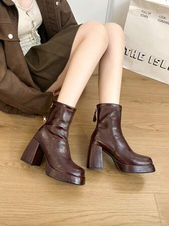 Stivaletti alla caviglia da donna con punta tonda e platform, tacco chunky versatile, stivaletti corti con zip sul retro, di moda per l'autunno/inverno