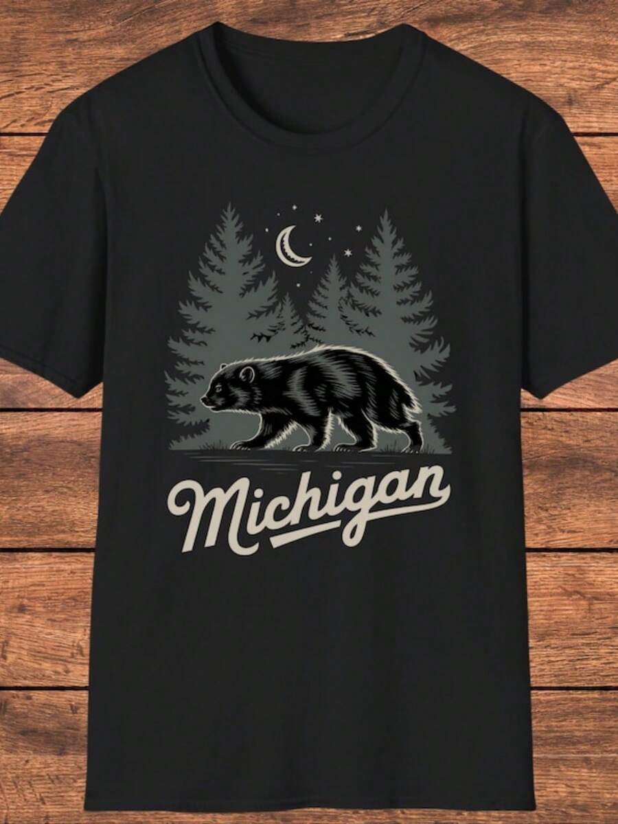 Michigan Wolverine T-Shirt, Vintage Michigan Wildlife Tee, Night Forest Graphic Shirt, Michigan Souv - màu đen - Xem 1