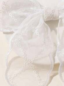 An Elegant Lace Bow-Knot Hair Clip, Fashionable Vintage Hair Accessory, Suitable For Daily Use By Girls - White - View 3