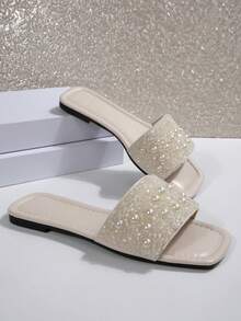 43码白色珍珠女士凉鞋，2026夏季斋月新款，女士方头平底凉鞋，搭配连衣裙拉长腿部线条，时尚纯色套脚拖鞋，夏季沙滩鞋，防滑家居拖鞋，42码防滑纯色时尚PU皮串珠凉鞋 - 白色 - 查看 2