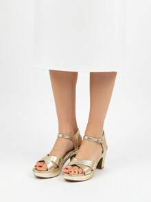 Soraia 女士厚底寬跟涼鞋 - 優雅交叉綁帶踝帶款 - 適合派對、婚禮和夏季穿著 - 多種顏色可選，沙灘搭扣 - 金色 - 查看 2