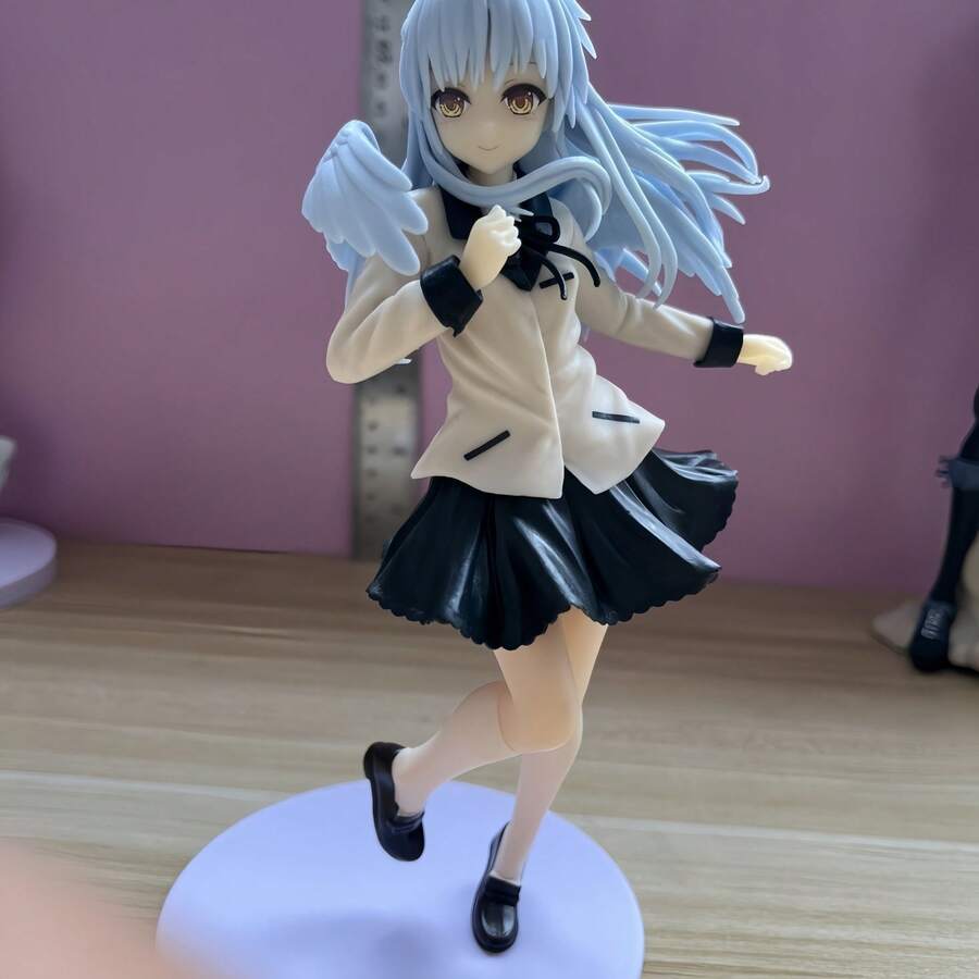 1个动漫少女天使心跳铃羽长谷川手办，略有瑕疵，动漫迷收藏手办，家居/办公装饰 - 送给日本动漫爱好者的完美礼物 - 可搭配动漫摄影背景 - 可爱的姿势，精致的服装和生动的表情 - 手工制作的动漫风格手办 - 彩色 - 查看 1