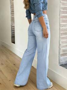 Women's Boyfriend Loose Straight Leg Jeans - Light Wash - View 3