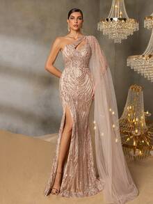 Faeriesty 这款优雅的单肩串珠美人鱼晚礼服，采用垂坠披肩袖设计，高开衩剪裁，饰以亮片刺绣，喇叭裙摆，适合海滩婚礼、盛大晚宴、红毯活动和豪华度假村派对等场合。 - 香檳色 - 查看 5