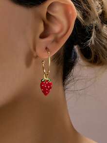 1 Pair Minimalist Design Sweet Ins Style Big C-Shaped Strawberry Pendant Earrings, High Quality Elegant & Cute, Suitable For Women Daily Wear, Valentine's Day Gift - Red - View 3