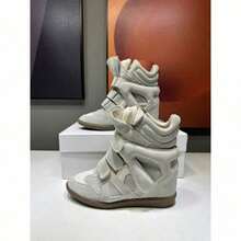New 2026 Hidden Height-Increasing High-Top Women's Shoes, Color-Matching Flat Casual Sneakers. New 2025 Hidden Height-Increasing High-Top Women's Shoes, Color-Matching Flat Casual Sneakers. Designer High-Top Shoes For Women In Autumn And Winter, Body-Hugging Casual Sports Shoes, Versatile White Shoes With A Thick Black Sole. 7 Cm Internal Heel Lift Women's Ankle Boots, High-Top Models For Petite Sizes. - 白色 - 查看 2