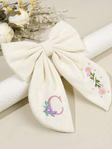 1pc 26 Letters White Fabric Hair Clip, Embroidered 26 Letter Floral Decor Hair Clip, Fashionable Alligator Clip Hair Accessory, Girls Party Gift - White - View 9