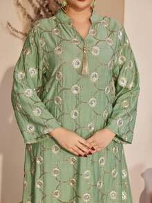 Elegant Embroidered Arabic Style Dress With V-Neck And Tassel Trim, 2026 New Style Ramadan Traditional - Green - View 4