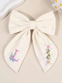 1pc 26 Letters White Fabric Hair Clip, Embroidered 26 Letter Floral Decor Hair Clip, Fashionable Alligator Clip Hair Accessory, Girls Party Gift - White - View 12