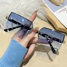 1 para klasycznych, dużych, modnych okularów damskich, w eleganckich, jednolitych kolorach, z poliwęglanu, modnych okularów, odpowiednich na każdą porę roku - Wielokolorowe - Zobacz 9