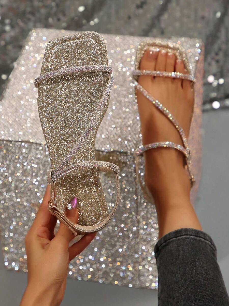 女士法式水晶装饰凉拖，夏季新款，适合搭配连衣裙，低跟设计，适合海滩、居家、休闲、派对、外出、约会等场合。 - 金色 - 查看 1
