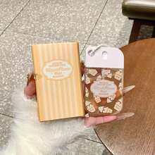 1/5瓶装（50毫升）巴西香氛喷雾，多达5种香型可选，适用于室内外空气清新。这款多层香氛喷雾持久留香，散发自然清新的迷人气息，融合优雅浆果、棉花糖、焦糖爆米花、香草、草莓蛋糕和巧克力香氛，适合约会、派对、聚会、节日、居家、酒店、办公室等场合使用，是馈赠亲友的理想之选。 - 彩色 - 查看 13