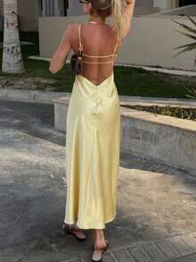 山茶花新款法式时尚性感优雅缎面V领吊带露背连衣裙，适合派对和宴会 - 淡黃色 - 查看 5