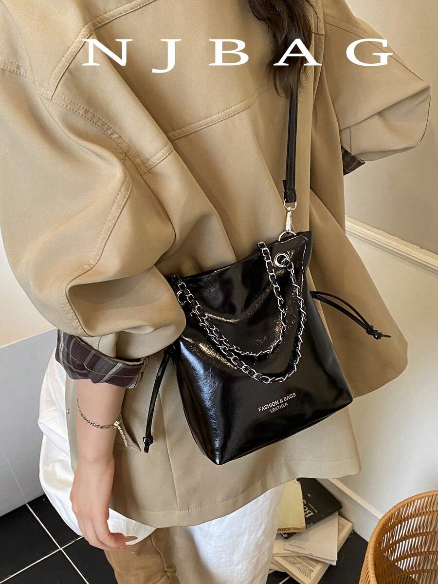 Bolso bandolera mini cubo de unicolor con correa de cadena, de tamaño pequeño y de moda