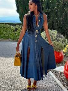 Stylish Sleeveless Denim Dress For Women. It Features An Open - Work Design At The Waist, A Split Hem, And Is Decorated With Metal Buttons. - Màu xanh lam - Xem 2