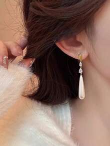 1 Đôi bông tai tua rua sang trọng, cổ điển, tối giản, đính ngọc trai giả và thủy tinh, thích hợp để đeo hàng ngày, dự tiệc, đám cưới. - Vàng kim + trắng - Xem 3