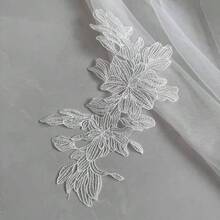 1 miếng hoa ren đen trắng dùng để tự làm phụ kiện tóc cô dâu. - Ren đính kèm - Xem 6