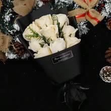 1 件玫瑰花束，9 件香皂花礼品套装，浪漫人造玫瑰花束，母亲节礼物