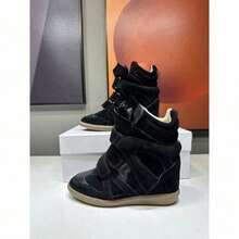 New 2026 Hidden Height-Increasing High-Top Women's Shoes, Color-Matching Flat Casual Sneakers. New 2025 Hidden Height-Increasing High-Top Women's Shoes, Color-Matching Flat Casual Sneakers. Designer High-Top Shoes For Women In Autumn And Winter, Body-Hugging Casual Sports Shoes, Versatile White Shoes With A Thick Black Sole. 7 Cm Internal Heel Lift Women's Ankle Boots, High-Top Models For Petite Sizes. - 黑色 - 查看 2