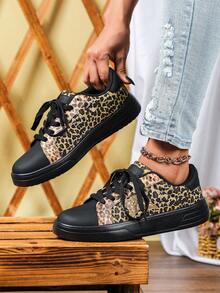 黑色金豹纹拼接运动鞋，时尚户外滑板鞋，结实黑色鞋底，系带设计，圆头，低帮，百搭，适合作为节日礼物、休闲外出、派对、庆典等场合穿着，女士运动鞋 - 紋黑底 - 查看 4