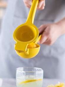 1pc High Quality Handheld Citrus Juicer, Lemon Juicer, Lime Juicer, Manual Citrus Juicer, Premium Metal Lemon Squeezer, Manual Lemon Juicer, Citrus Lemon Juicer, Fruit Juicer, Lime Juicer, Metal Professional Manual Juicer, Kitchen Tool, Yellow-Green