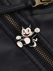 1PC Black White Cat Enamel Pins Custom Cartoon Brooches Lapel Badges Vintage Anime Inspired Animal Jewelry Gift For Friends