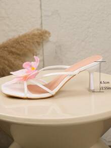 Giày cao gót mũi vuông quai chéo màu vàng, kiểu dáng slip-on, họa tiết hoa, trang trí hoa văn, sandal cao gót thời trang cho nữ, giày bít mũi cao gót màu trắng thoải mái, gót thấp, phù hợp cho mọi dịp trang trọng. - trắng - Xem 7