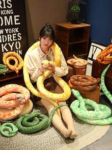 蛇形毛绒玩具，巨型仿真蟒蛇，栩栩如生的巨型蚺蛇，柔软动物造型，恶作剧道具，适合家庭派对装饰，儿童男孩女孩礼物